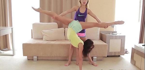  skinny flexi twins extreme stretching
